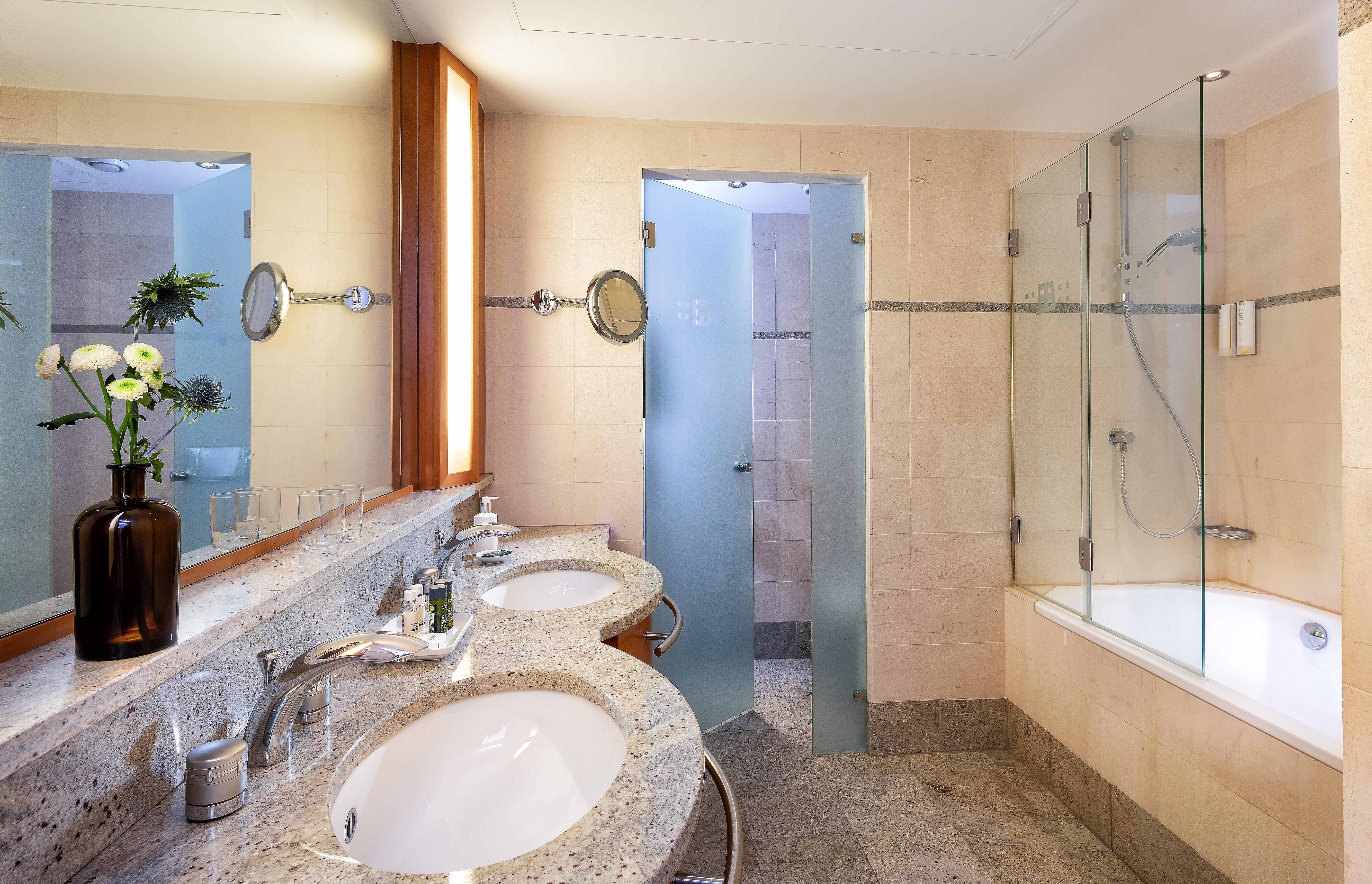 Precise Resort Bad Saarow Exteriör bild Bathroom