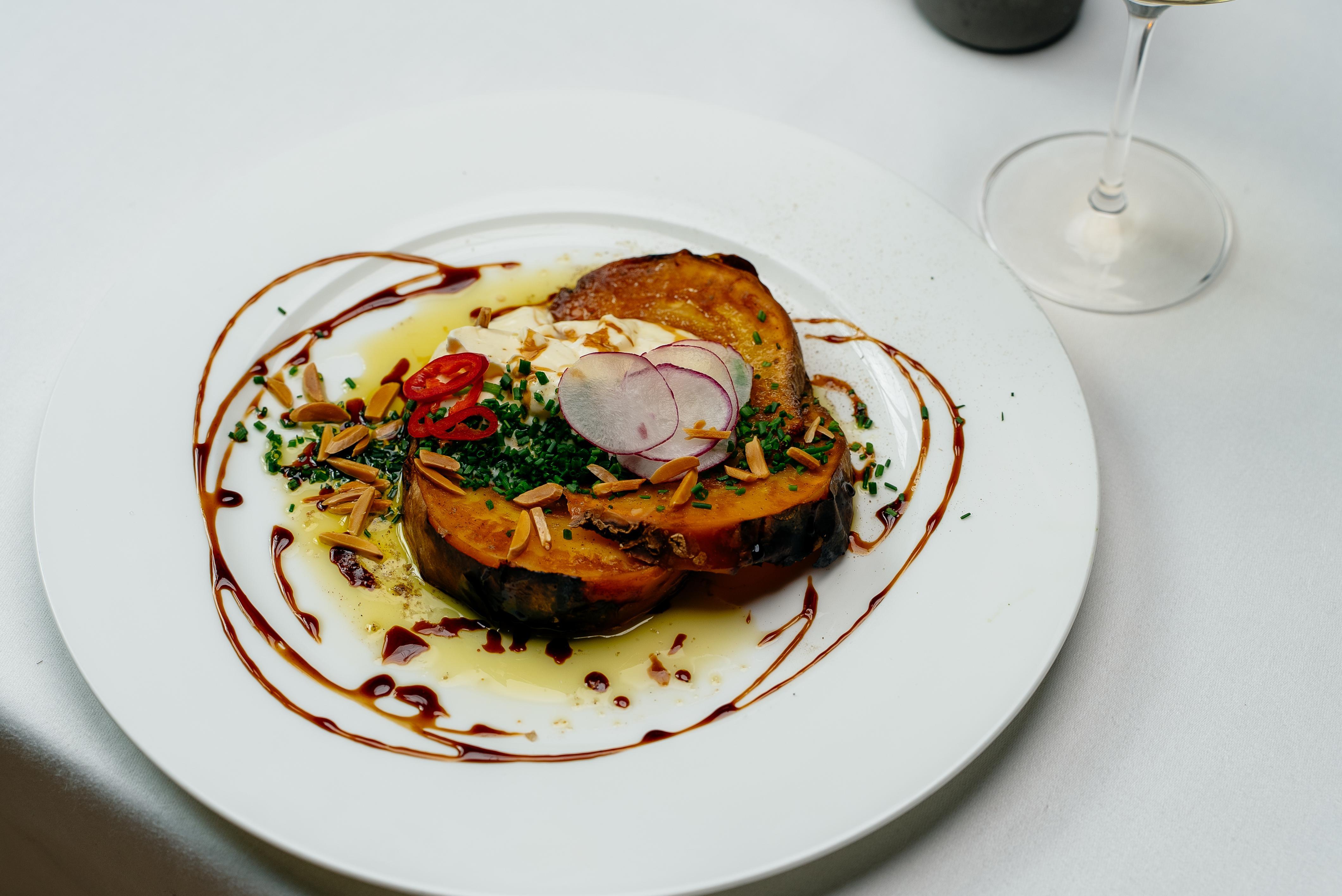 Precise Resort Bad Saarow Exteriör bild Aubergine with goat's cheese