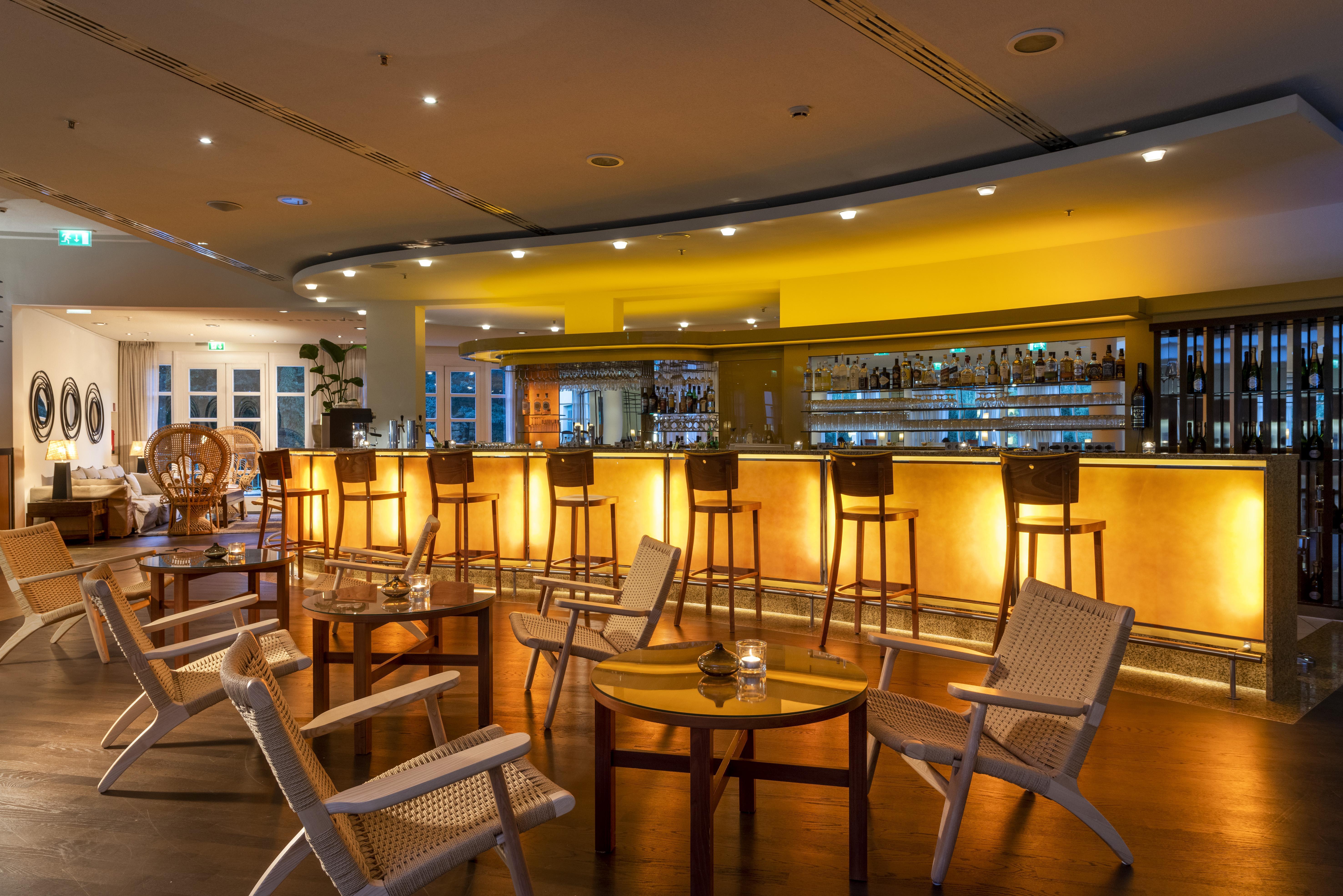 Precise Resort Bad Saarow Exteriör bild The bar at the hotel