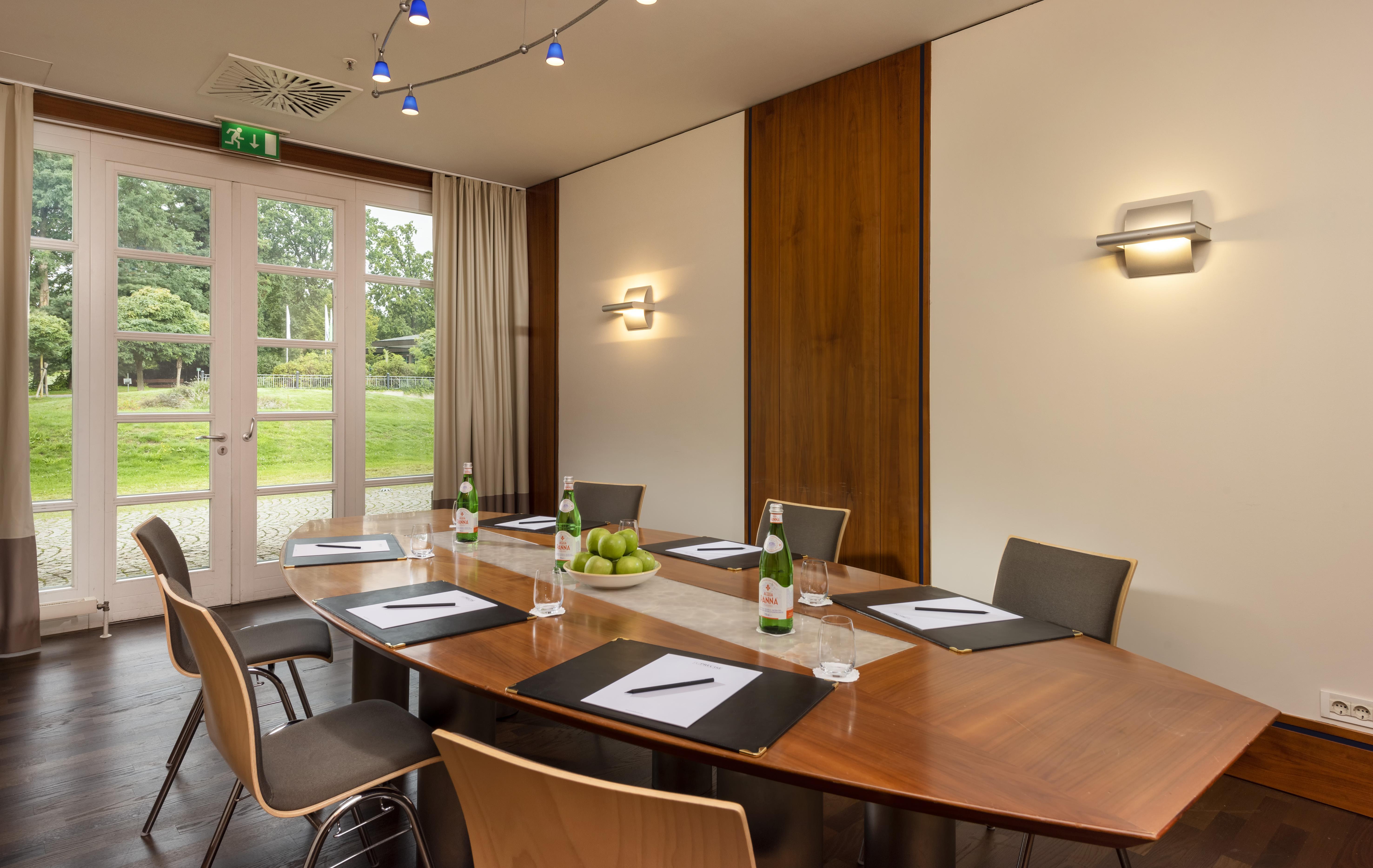 Precise Resort Bad Saarow Exteriör bild Meeting room